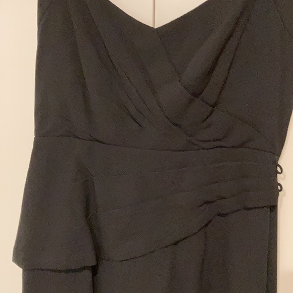 MAPLE Black cocktail dress with keyhole back. Sz 4 - Picture 2 of 6